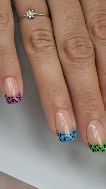 Manicura en tono natural